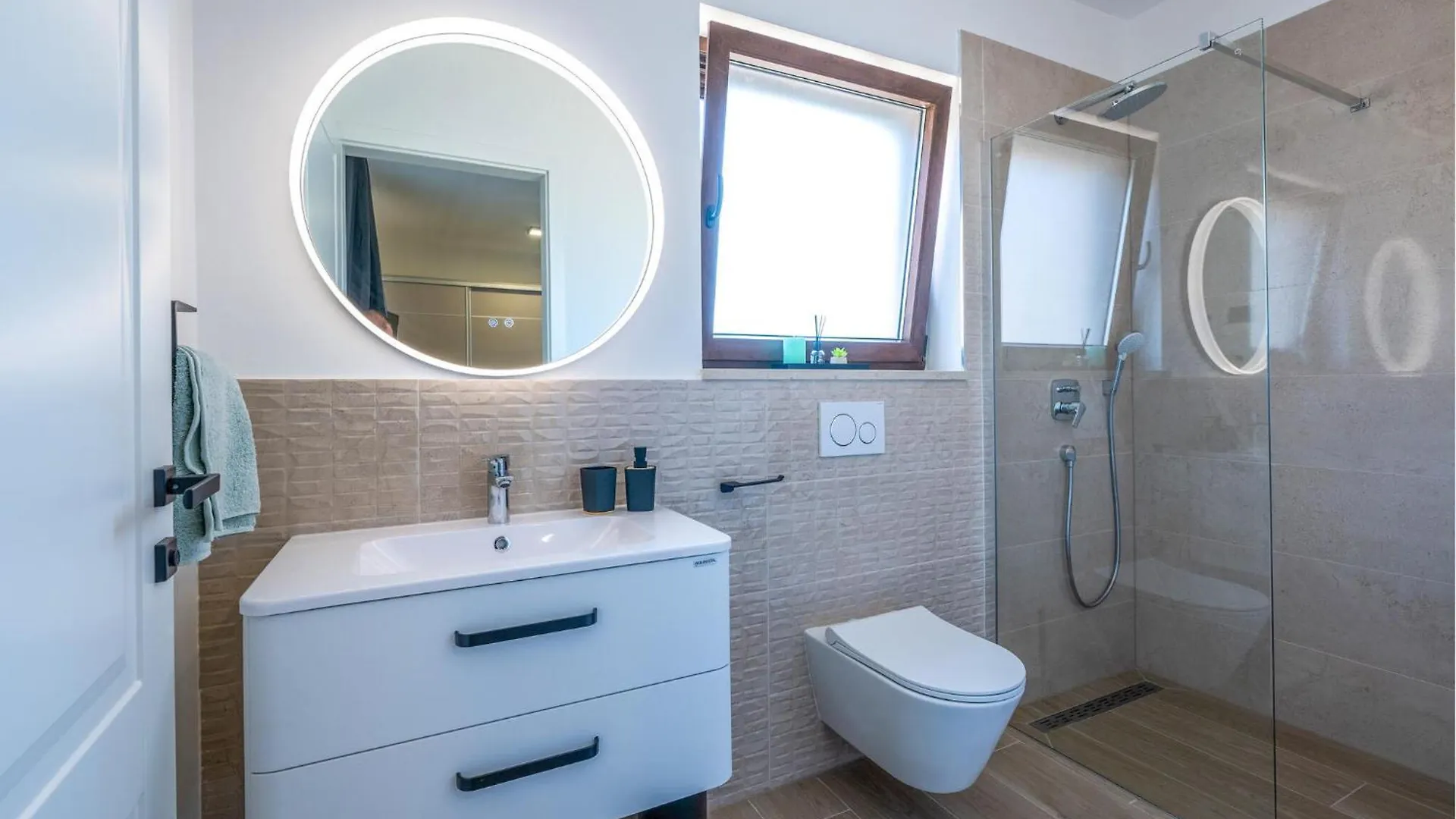 Amazing Home In Gajana With Heated Swimming Pool 0*,