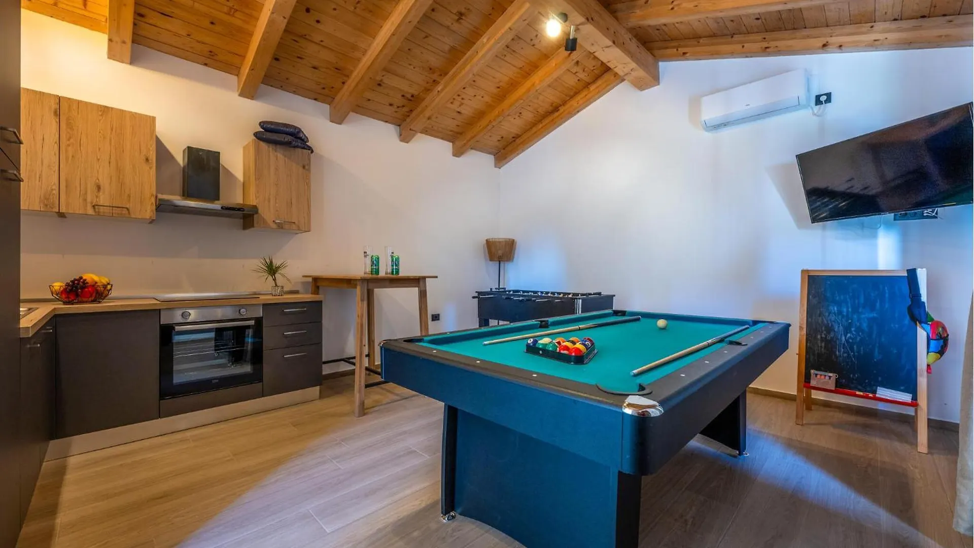 Σπίτι διακοπών Amazing Home In Gajana With Heated Swimming Pool